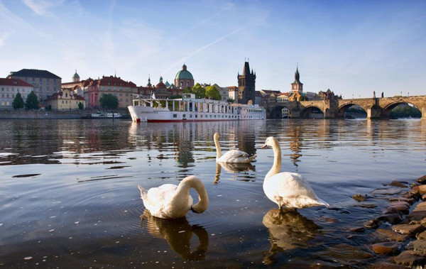 Florentina Boat_Praga_Csehorszag2