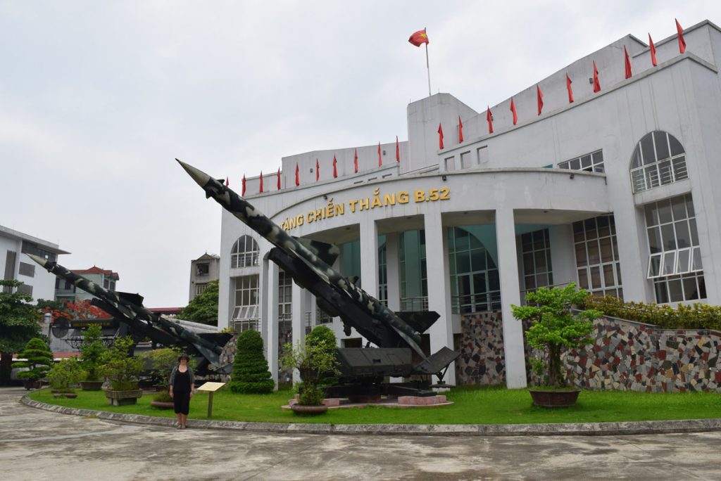 B52 muzeum_Hanoi_Vietnam