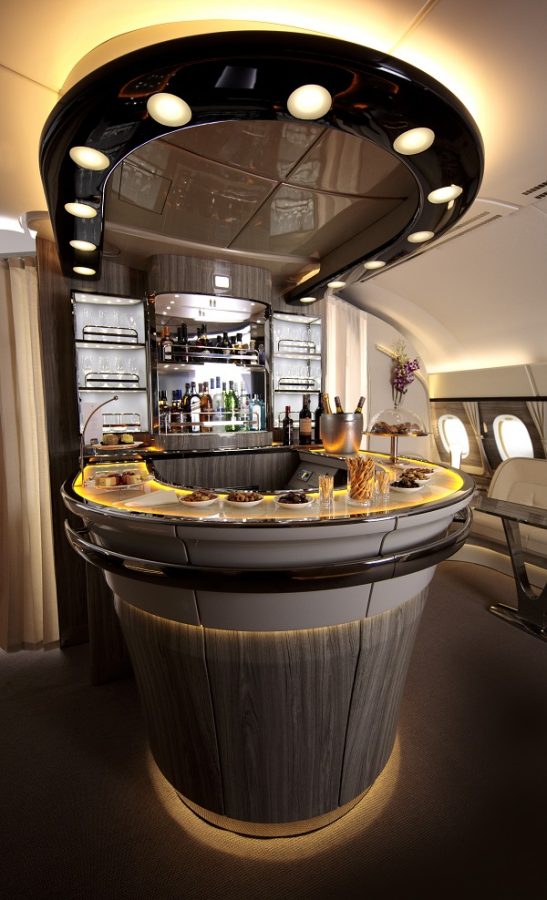 emirates_a380_fedelzeti_lounge