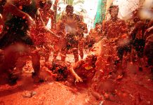 La Tomatina – fülig érő szájjal a paradicsompürében