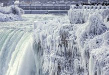 Jéggé fagyott a Niagara-vízesés környéke