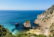 5 gyönyörű strand Lisszabon közelében, ha meguntuk a városnézést