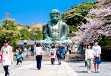 Kitiltották a turistacsoportokat Japán népszerű látnivalóitól