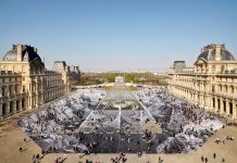 A Louvre különleges papírból készült alkotását egyetlen nap alatt tönkretették a látogatók