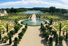 Hotel nyílik a Versailles-i kastélyban